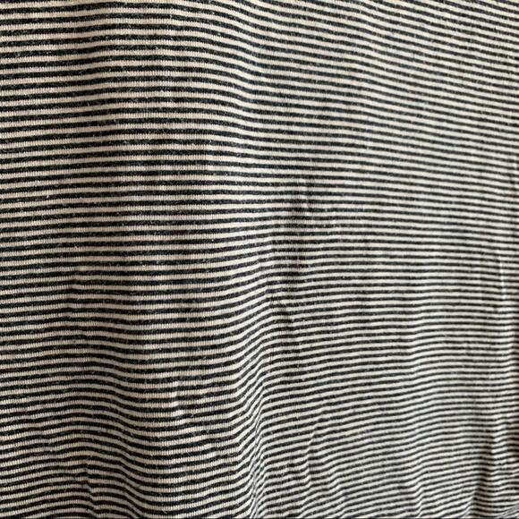 Lululemon Thin Fitted Micro Striped Skinny Stretch Tank Top Black White Size 4 - Picture 6 of 8